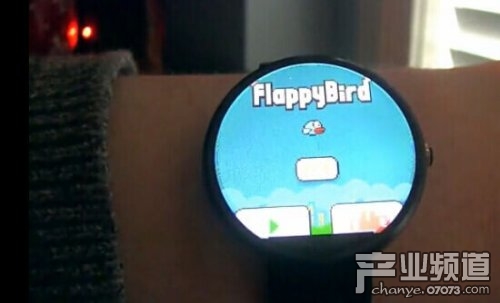 16岁少年成功将[Flappy Bird]移植安卓手表_国