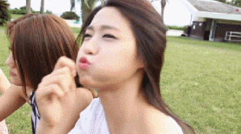 搞笑gif囧图丨大哥你快进来啊,里面可棒了!